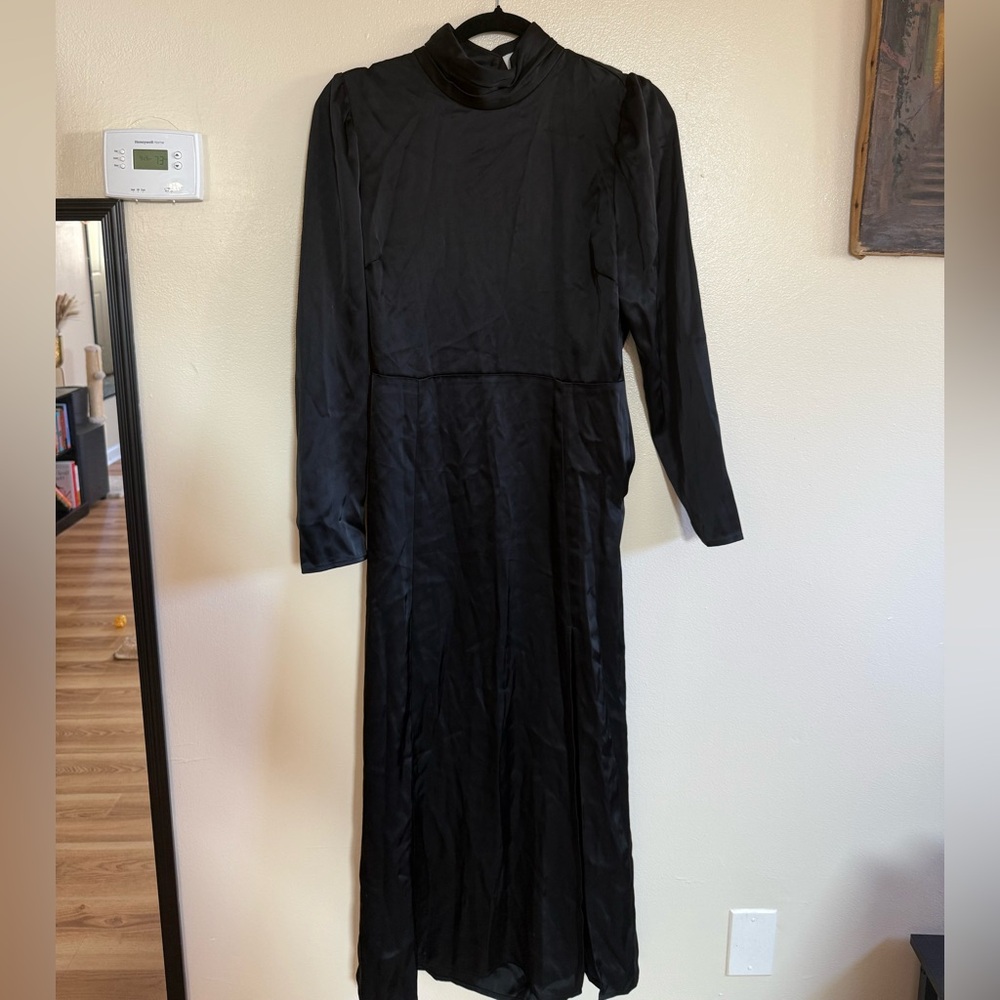 Wilfred Open Back Black Long Sleeve Midi Dress